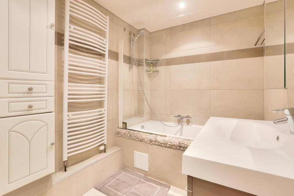 Appartement Spacieux Au Coeur De Страсбург Екстериор снимка